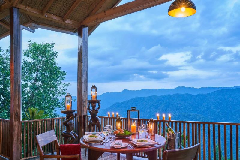 where to stay on Uganda safari